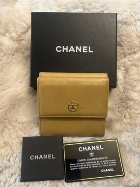 CHANEL COCO DOUBLE SNAP COMPACT WALLET TAN
